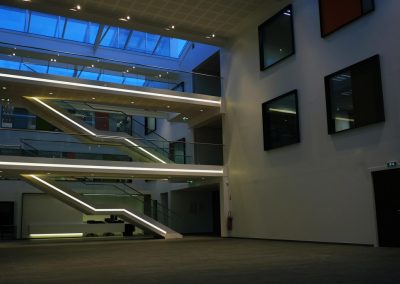 archi-interieur-aménagement-bureaux-socotec-lesquin-escaliers-lille